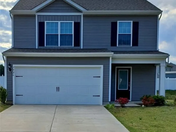 7926 Honeybee Ct, North Prince George, VA 23860