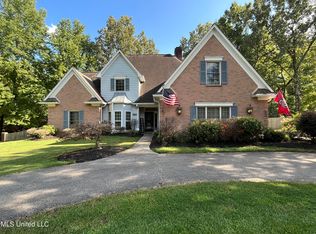 8847 Windersgate Dr, Olive Branch, MS 38654