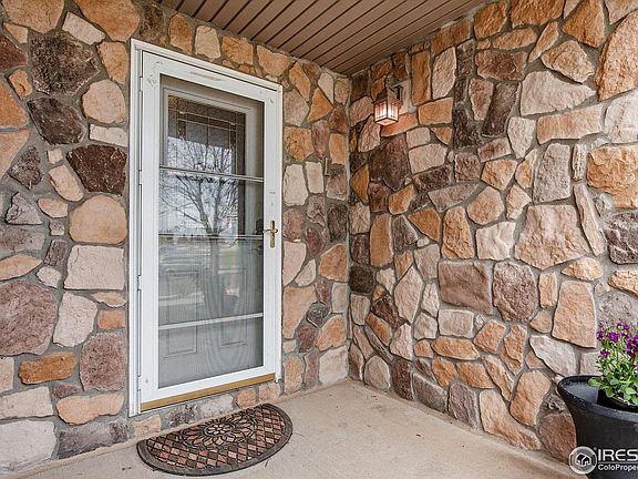 4th image of 253 Silverbell Dr