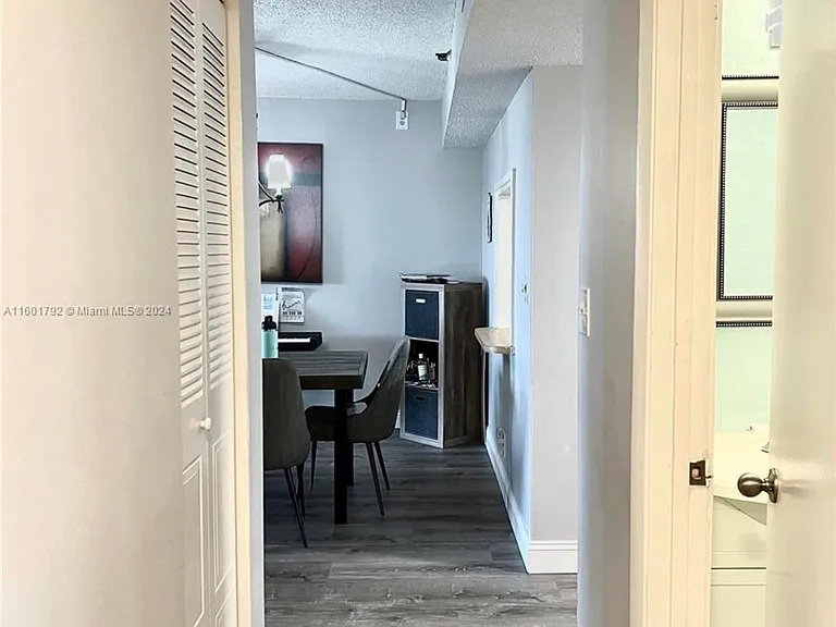9235 SW 8th St #507 — Photo 12