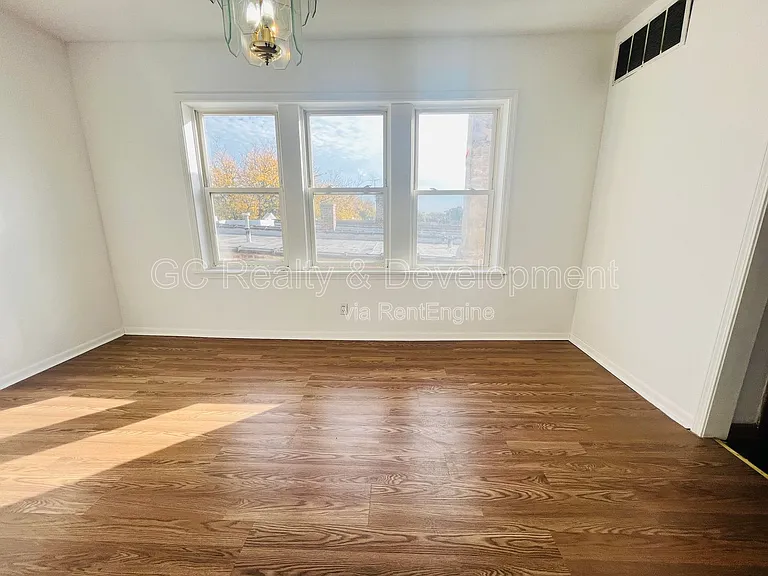 6124 S Whipple St #3 — Photo 9
