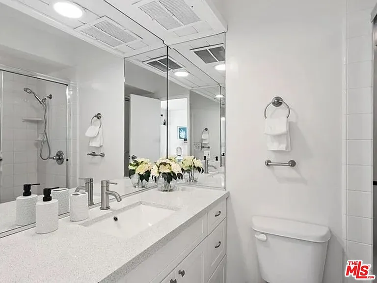 540 Kelton Ave #2A — Photo 11