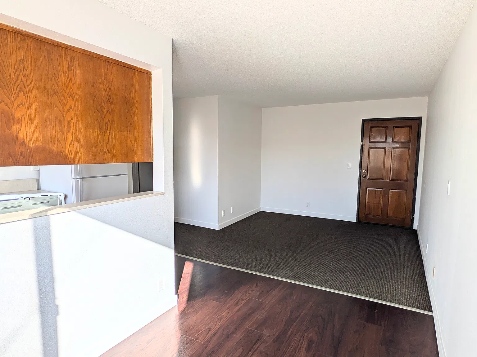 3 bed, 800 sqft, $2,600 — Photo 2