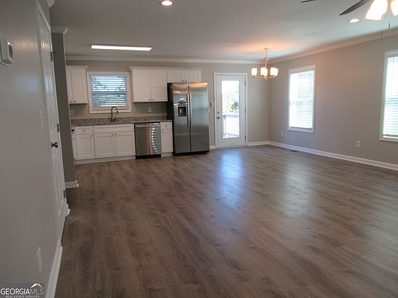 5th image of 757 Old Kerns Rd