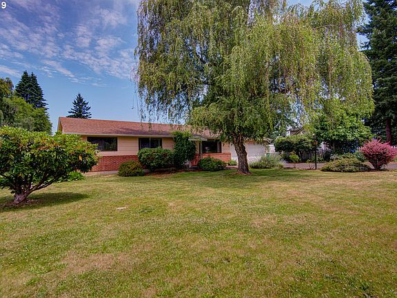 3rd image of 11004 NE 26th St