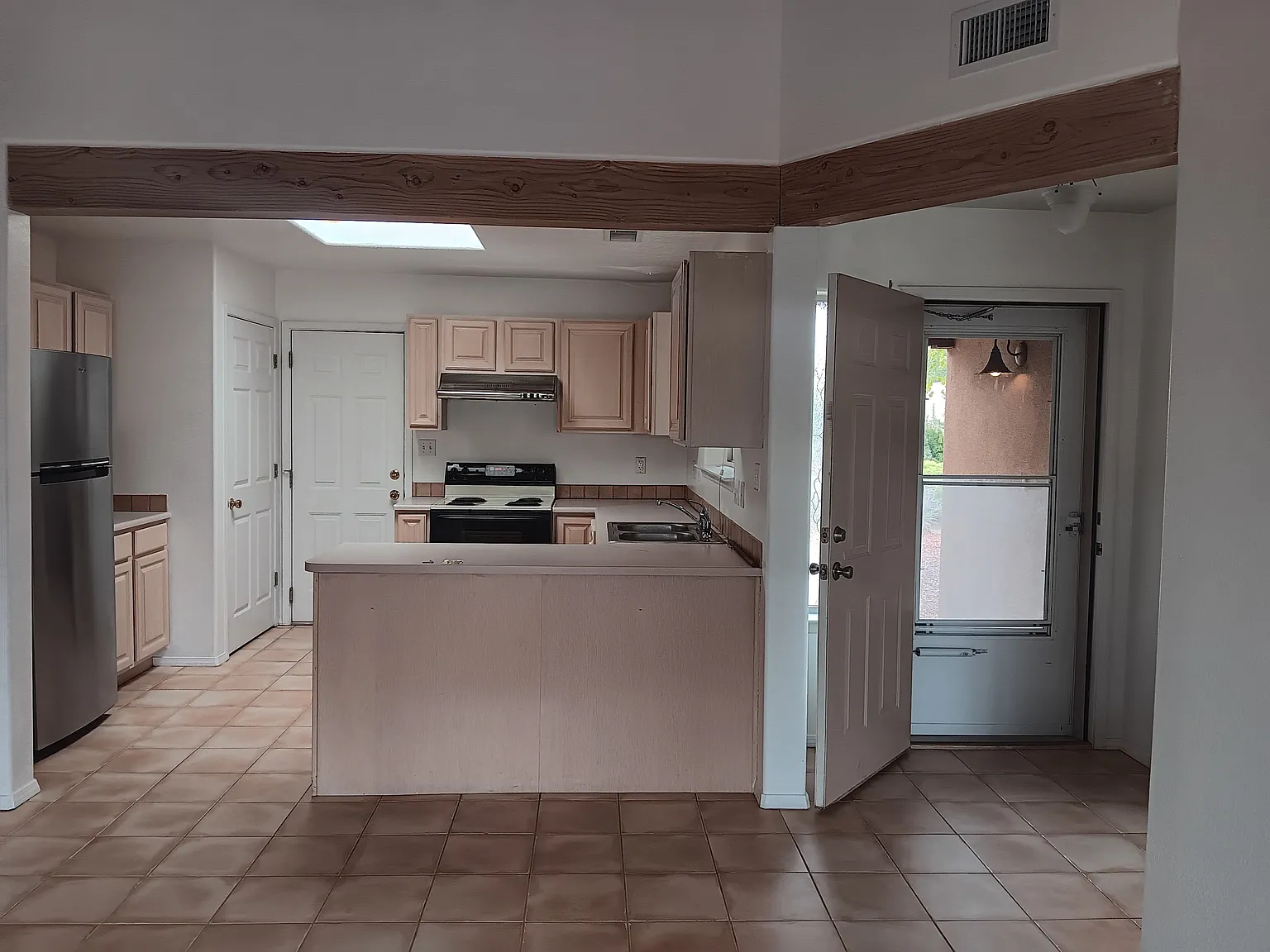 2 bed, 940 sqft, $2,000 — Photo 4