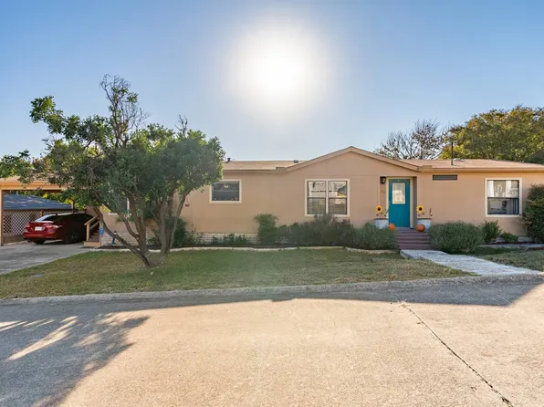 305 Scrub Oak St, Ingram, TX 78025