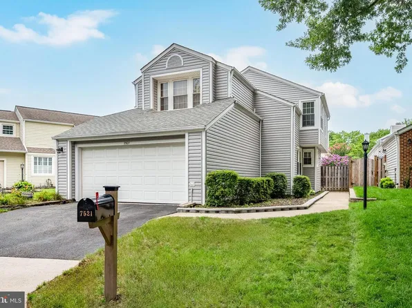7521 Cross Gate Ln, Alexandria, VA 22315