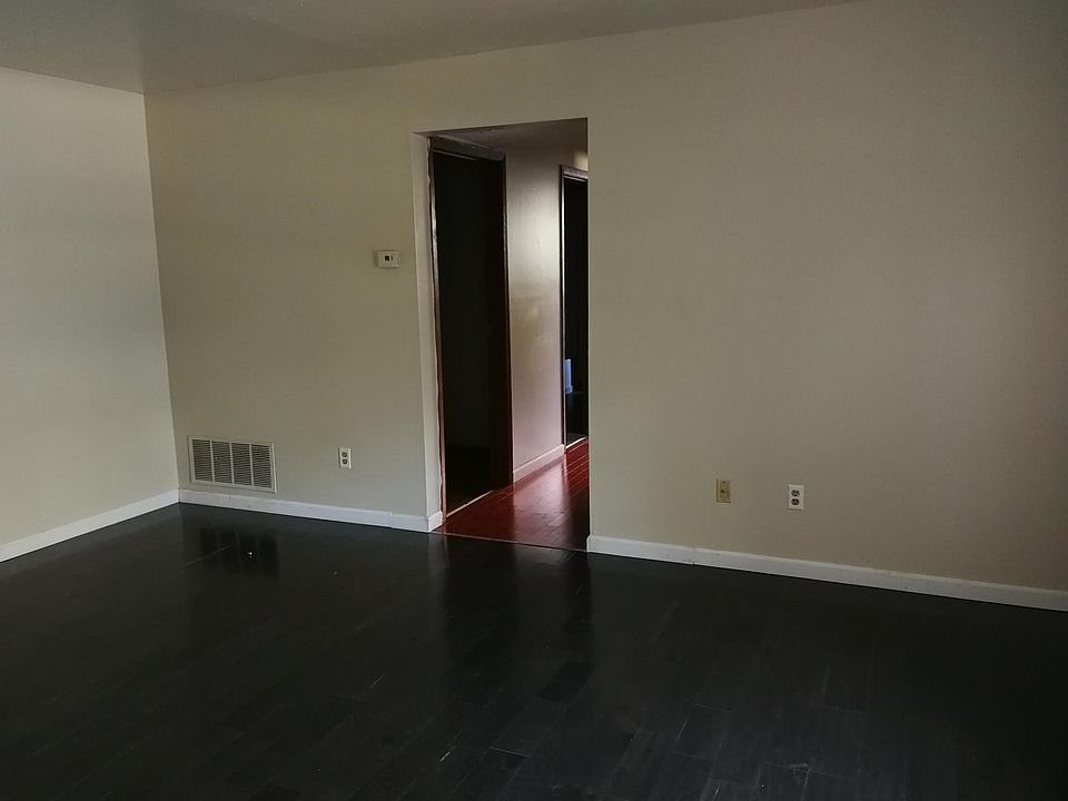 2nd image of 722 Gordon Smith Blvd APT 2