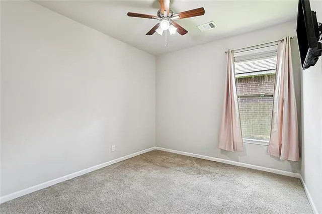100 E Lake Ct — Photo 5