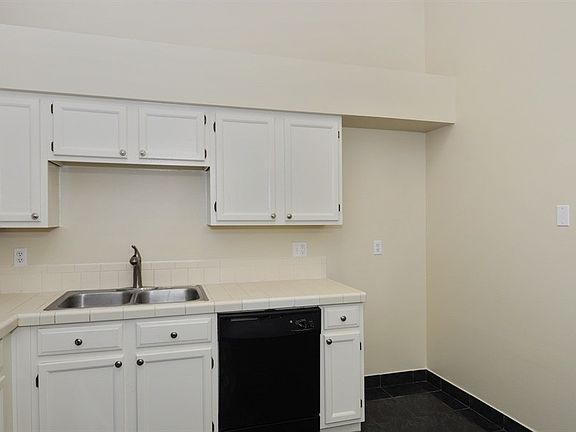 5th image of 17764 Oak Bridge St