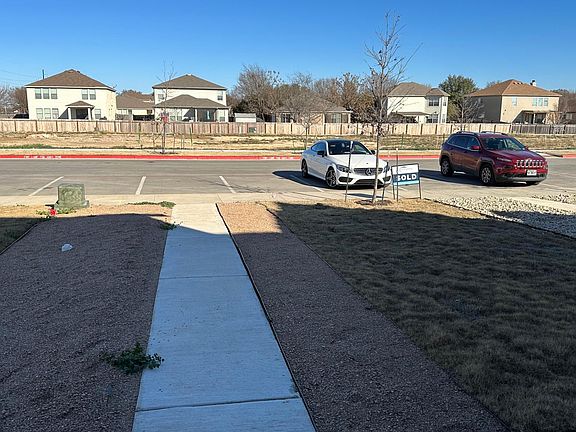5th image of 373 Blue Oasis Ln