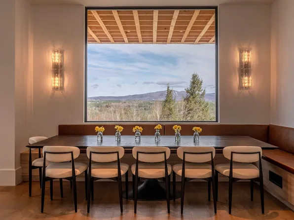 59 Garden Loop Road, Winhall, VT 05340
