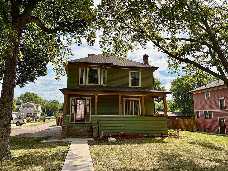1st image of 1010 Walnut St