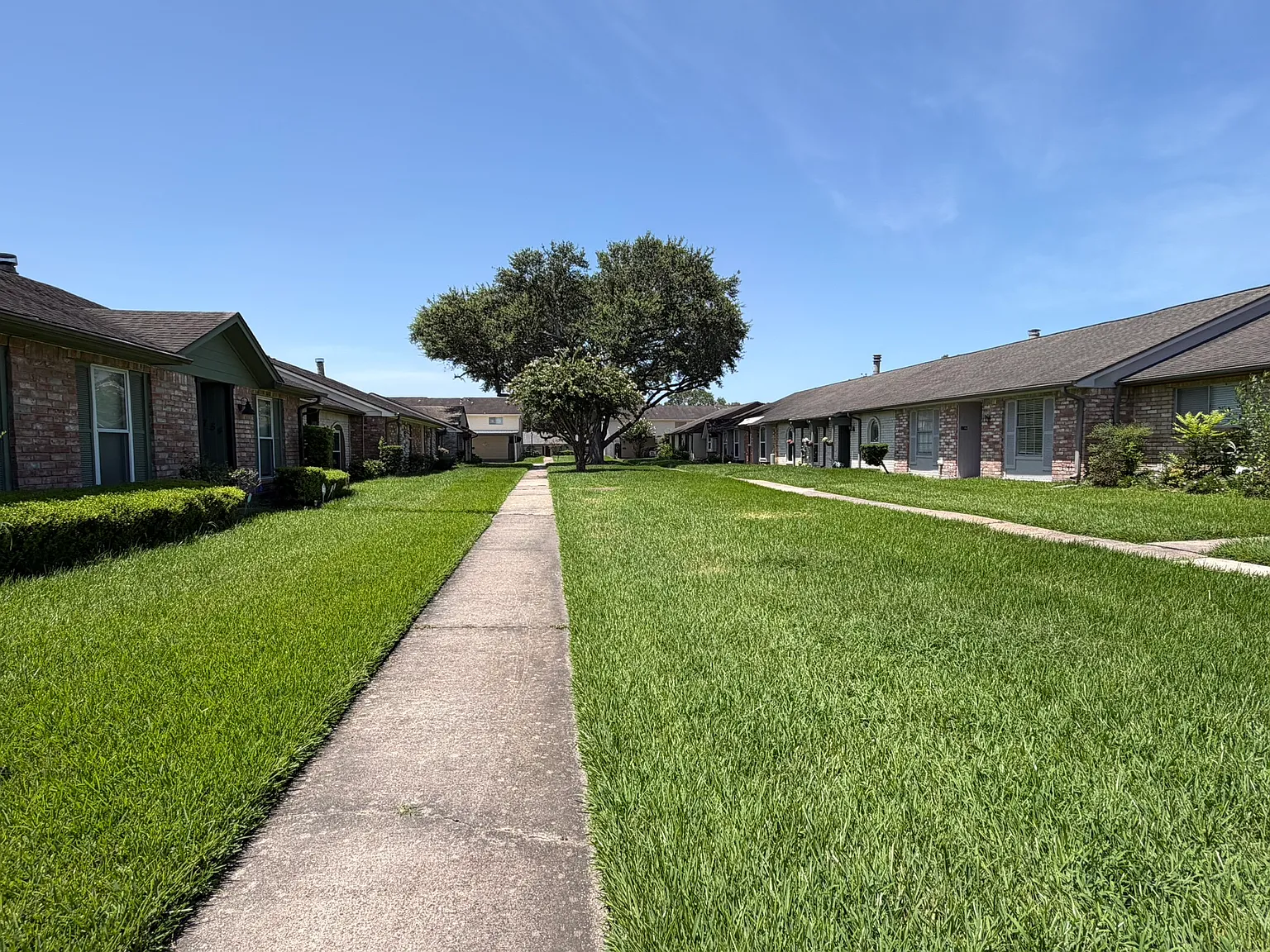 2 bed, 1028 sqft, $1,400 — Photo 4