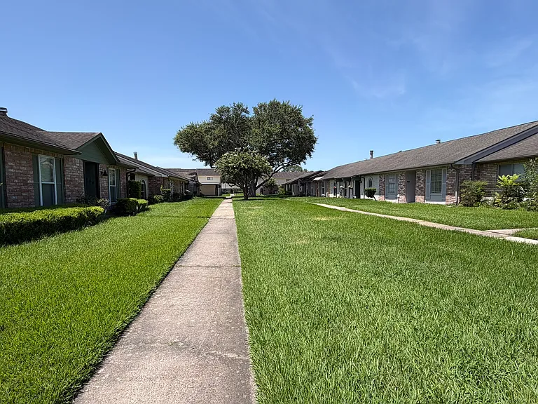 3746 Laura Leigh Ln — Photo 4