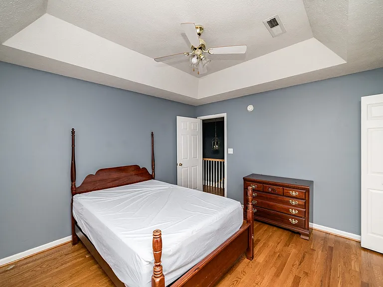 72 Viking Dr — Photo 46