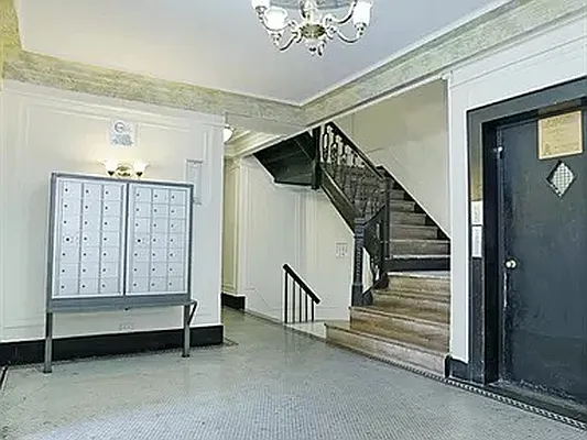 Rented by Compass | media 21