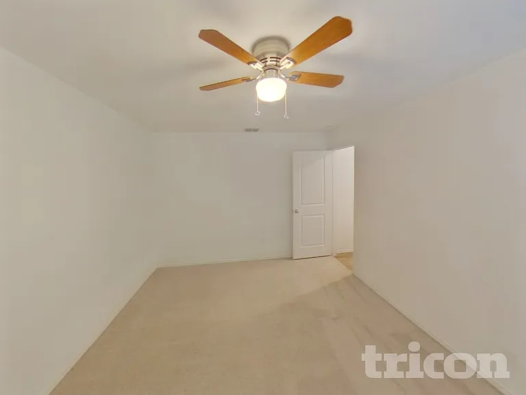 617 Dashwood Dr — Photo 10