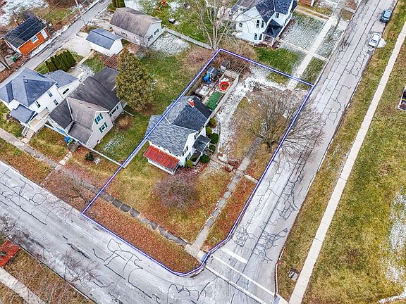 2nd image of 205 W 7th St