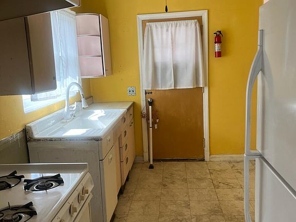 4th image of 2025 Olive Road