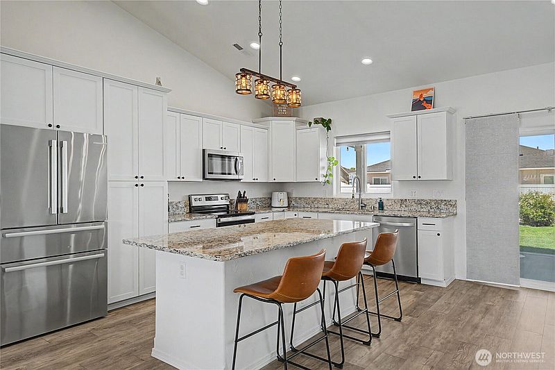 4th image of 2394 Chelan Street