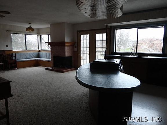 5th image of 135 Hampton Dr