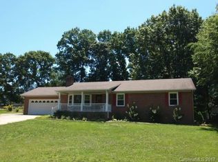 2194 Wt Carpenter Dr, Lincolnton, NC 28092