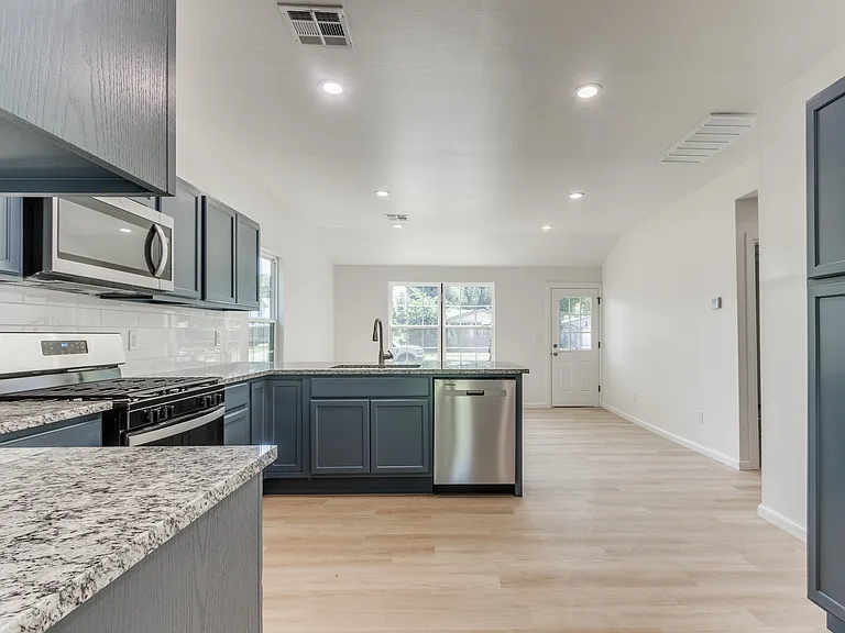 118 S Cook Ave — Photo 15