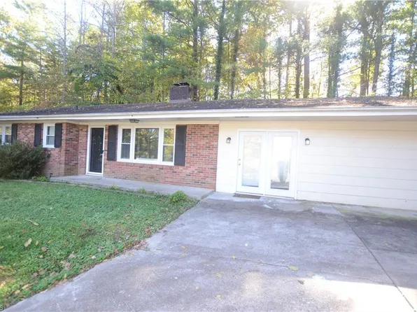 8 Laurel Dr, N Wilkesboro, NC 28659