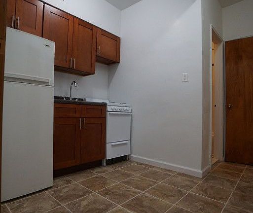 5th image of 157 E 3rd St APT 1A
