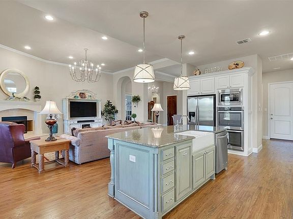 4th image of 1225 Blue Lake Blvd