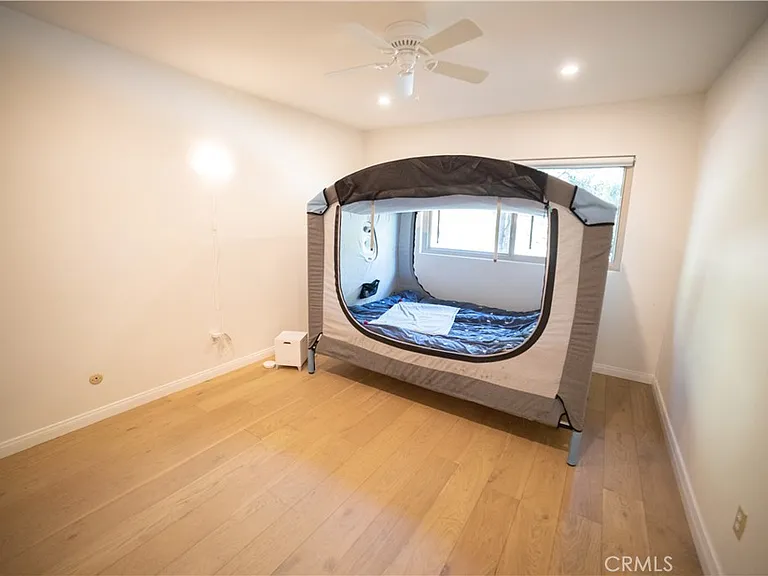 4935 Ocean View Blvd — Photo 22