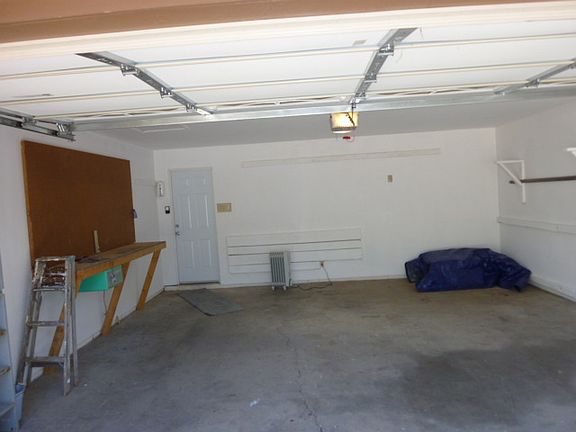 2 CAR GARAGE