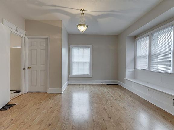 5th image of 915 N Dequincy St