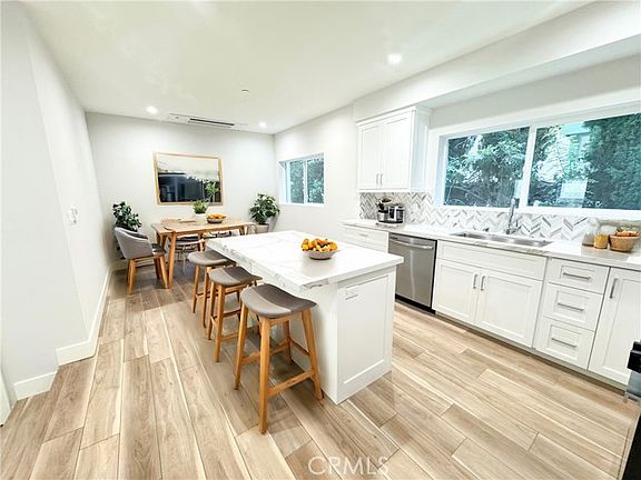 3rd image of 1819 1/2 Westholme Ave