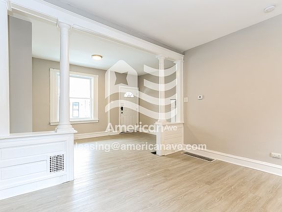 1414039_005_living_room_5.jpg