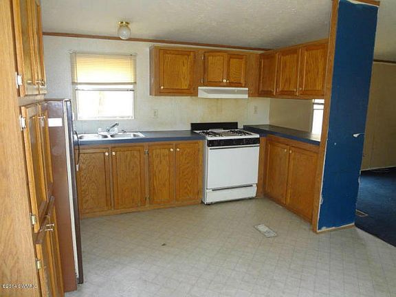 4th image of 1213 E Jackson St