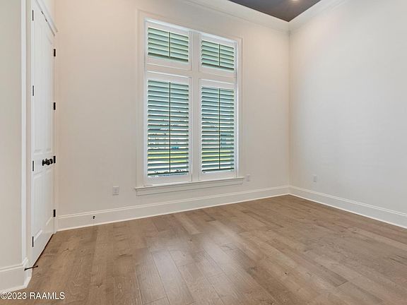 3rd image of 104 Apple Wood Xing