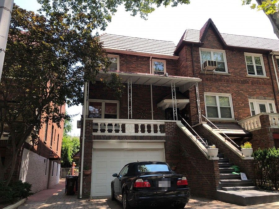 1st image of 3813 52nd St