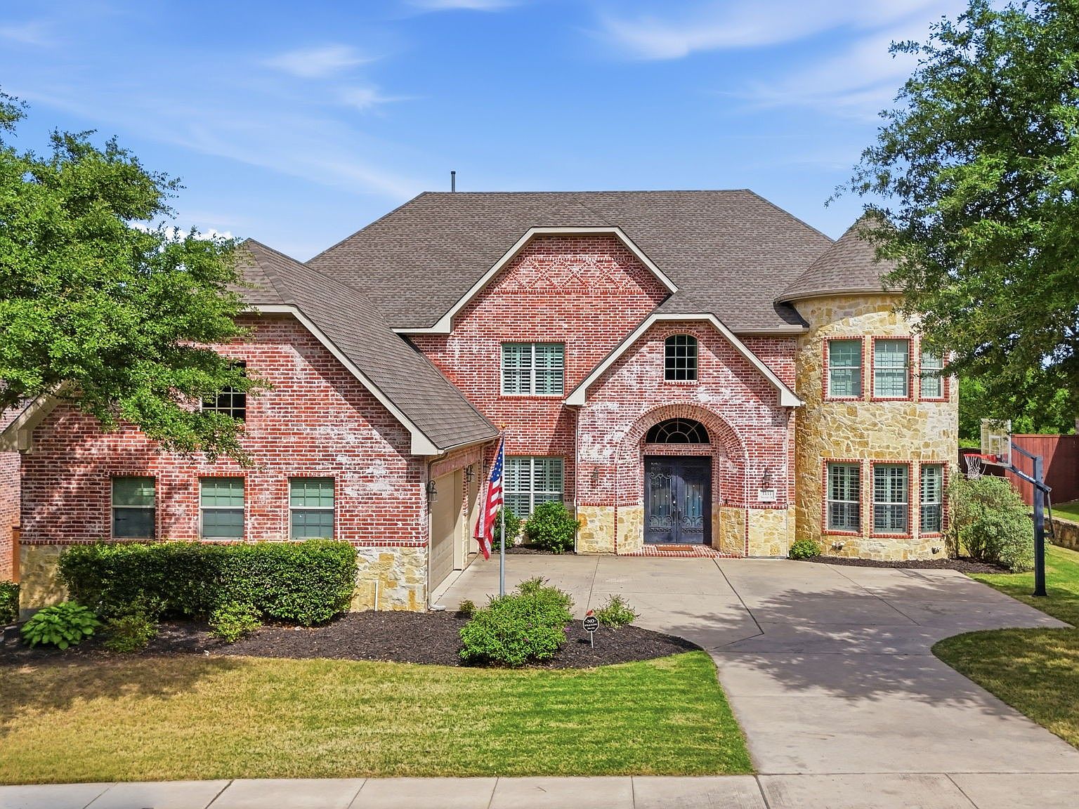 1111 Navarro Dr