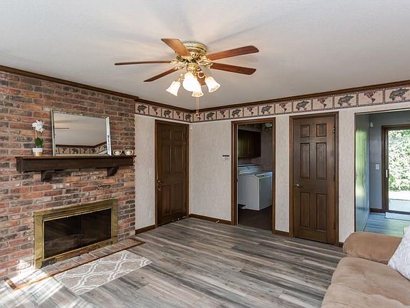 5th image of 888 Oak Knoll Dr