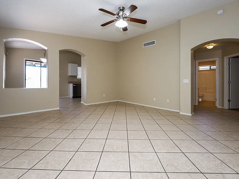 1656 W Wood Crest Ct — Photo 17