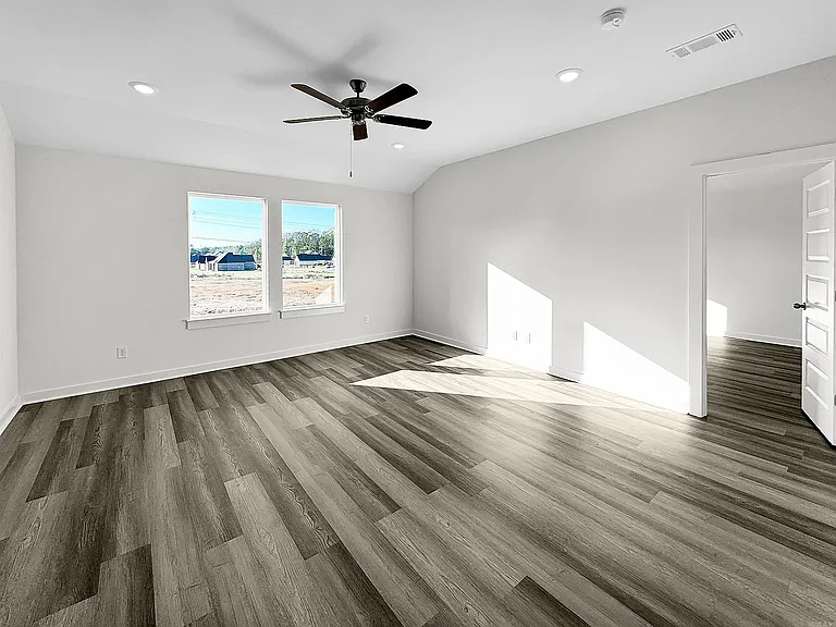 6312 Warwick Dr — Photo 10