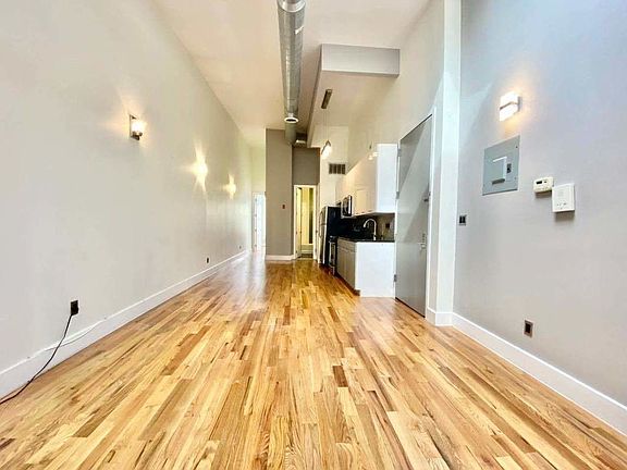 5th image of 1438 Greene Ave APT 3