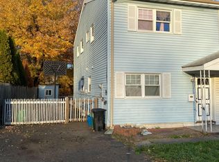 6 Lonergan Dr, Suffern, NY 10901