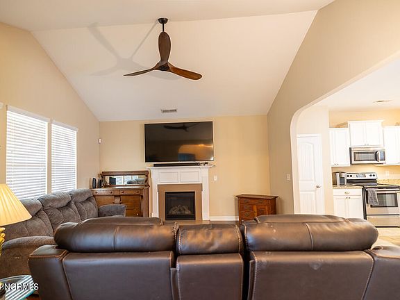 4th image of 2328 Cottagefield Lane