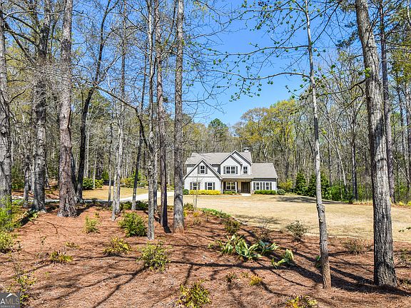 3rd image of 397 Oak Grove Path