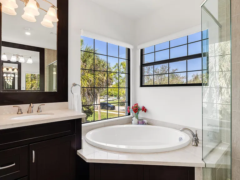 8256 Bradford Way — Photo 30