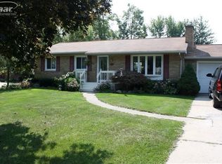 7135 Lou Mac Dr, Swartz Creek, MI 48473